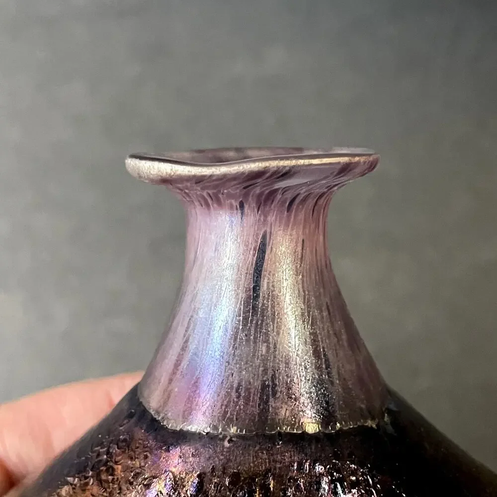 Kosta Boda Bertil Vallien Volcano Vase Buttocks Iridescent Signed